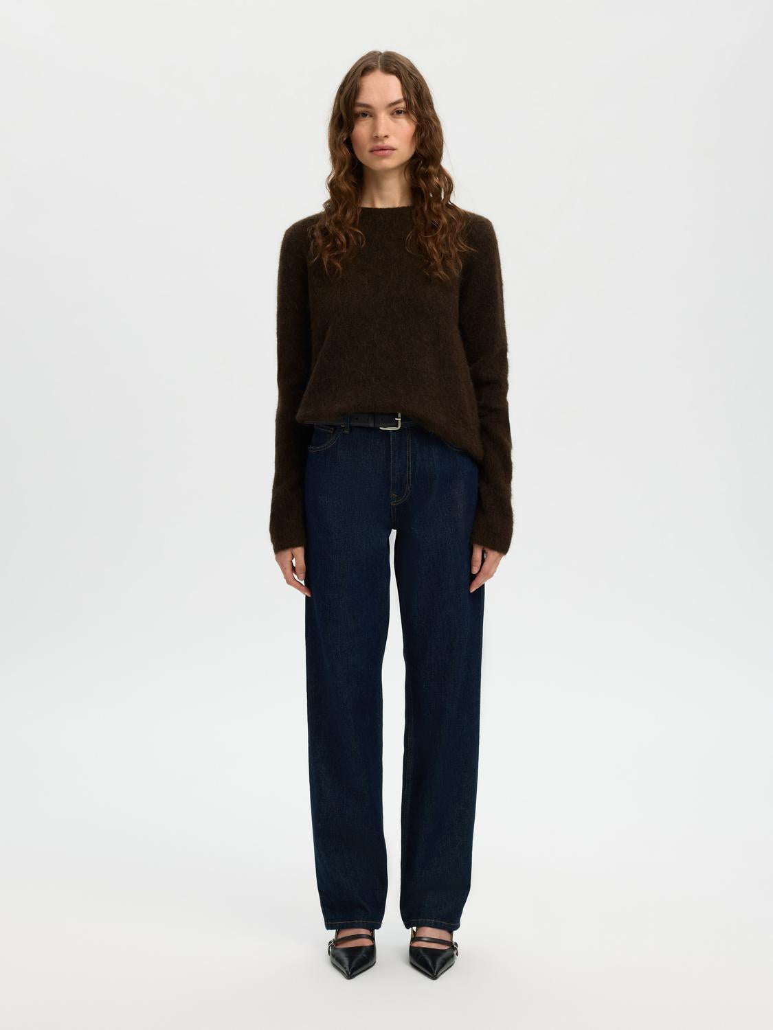 model_shot-front_full